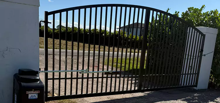 Driveway Fence Repair Eastlake